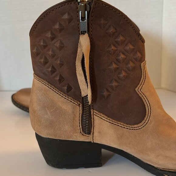 Born Damen Cowgirl Rodeo Beige Leather Zip Western Ankle Booties Women's size 6 - Picture 11 of 13
